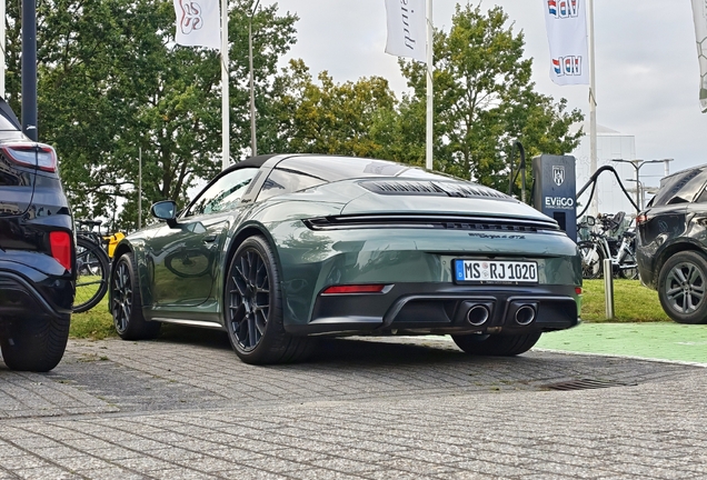 Porsche 992 Carrera 4 GTS Cabriolet MkII