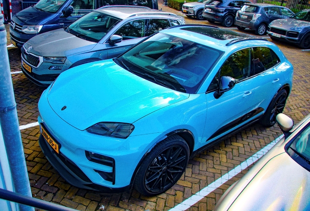 Porsche Macan EV Turbo