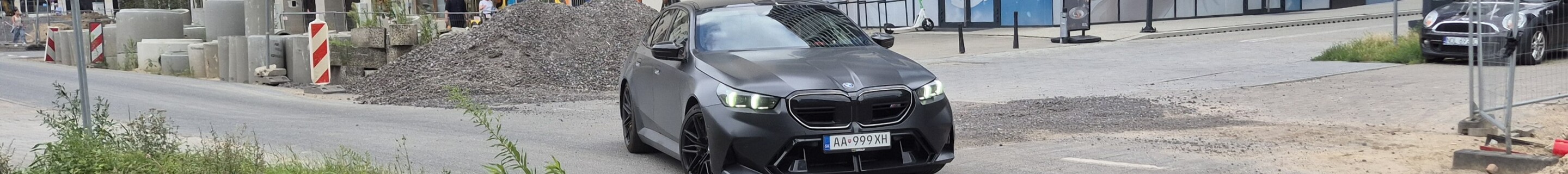 BMW M5 G90