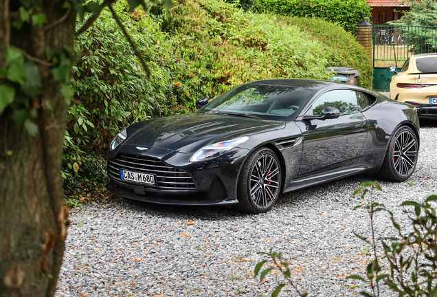 Aston Martin DB12