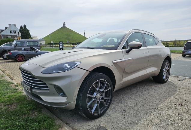 Aston Martin DBX