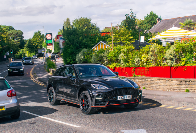 Aston Martin DBX S
