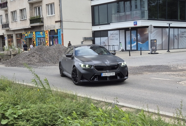 BMW M5 G90