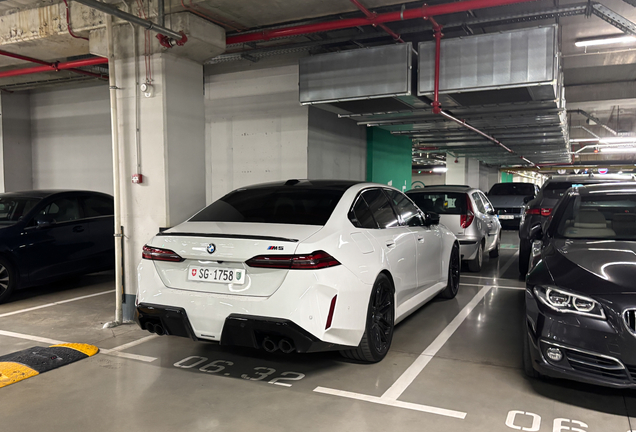 BMW M5 G90