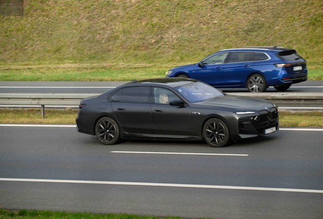 BMW M760e xDrive