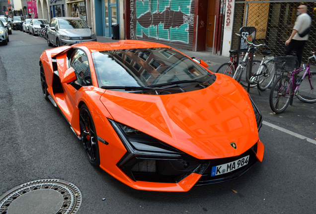 Lamborghini Revuelto