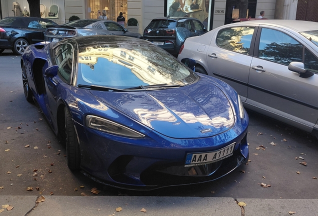 McLaren GT