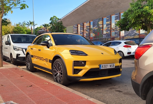 Porsche Macan EV Turbo