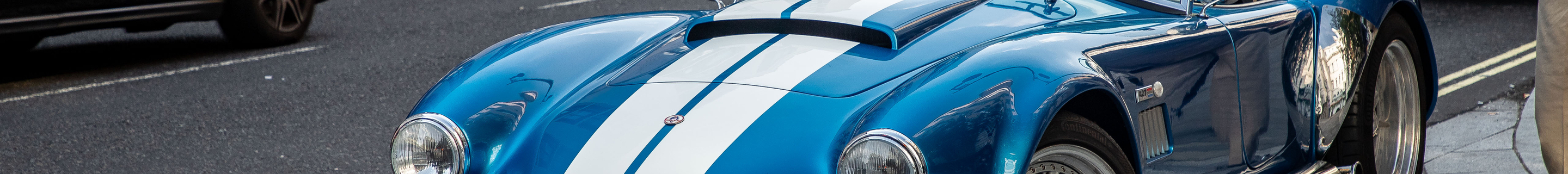 AC Cobra 427