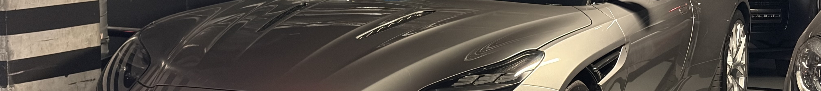 Aston Martin DB12 S