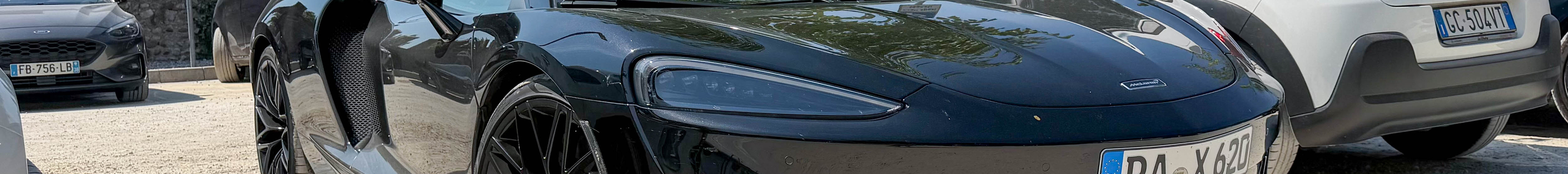McLaren GT