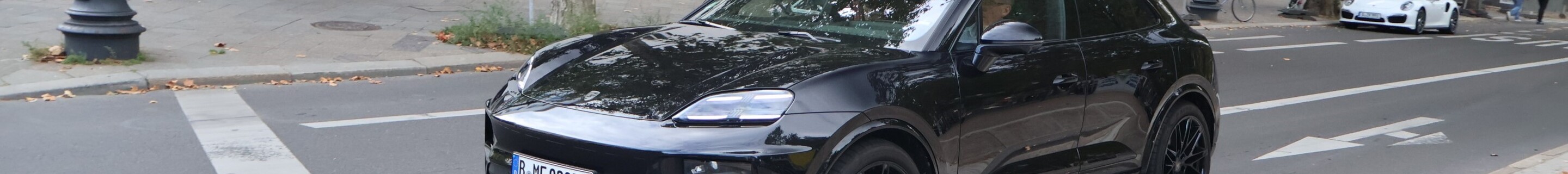 Porsche Macan EV Turbo