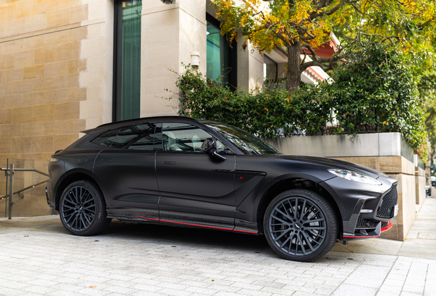 Aston Martin DBX S