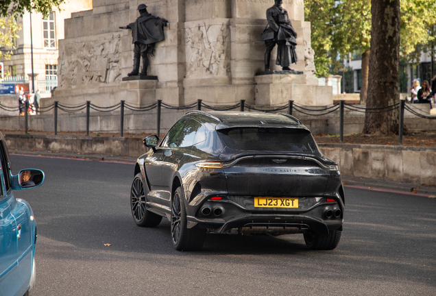 Aston Martin DBX707