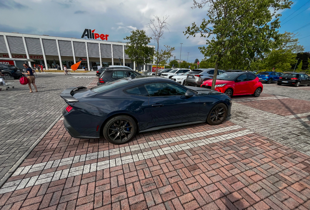 Ford Mustang Dark Horse 2024