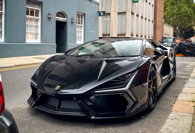 Lamborghini Revuelto