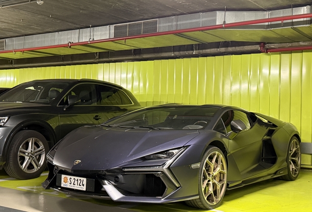 Lamborghini Revuelto