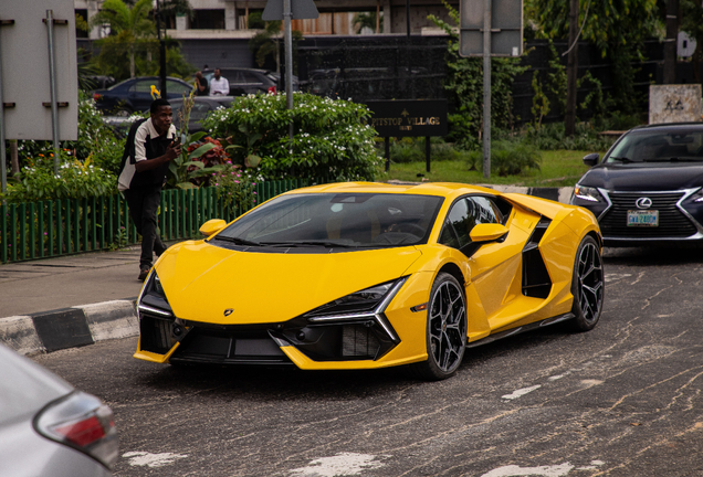 Lamborghini Revuelto