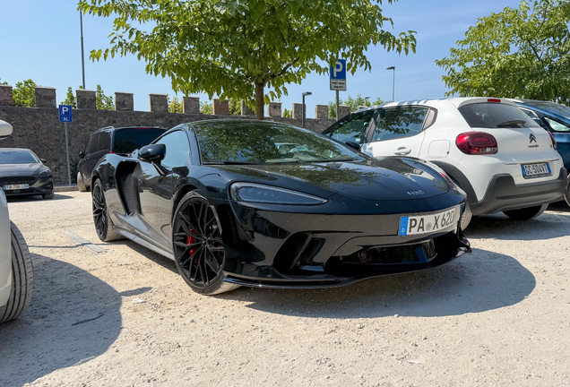 McLaren GT