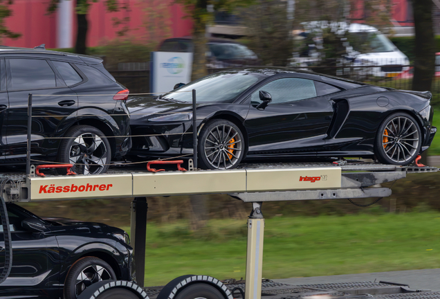 McLaren GT