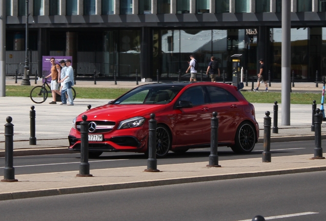 Mercedes-AMG A 45 W176 2015