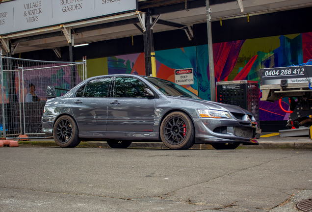 Mitsubishi Lancer Evolution VIII MR FQ-400