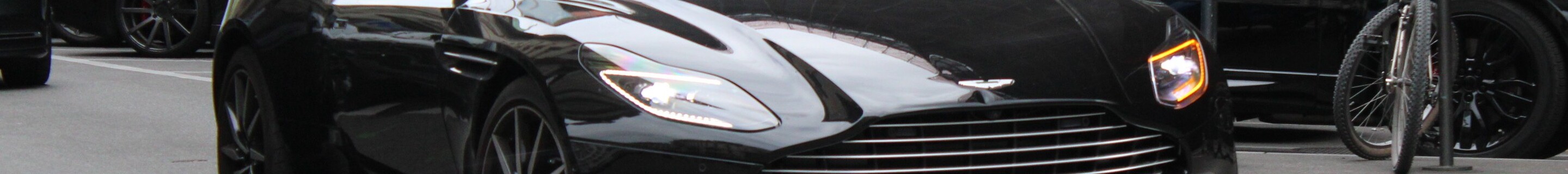 Aston Martin DB11
