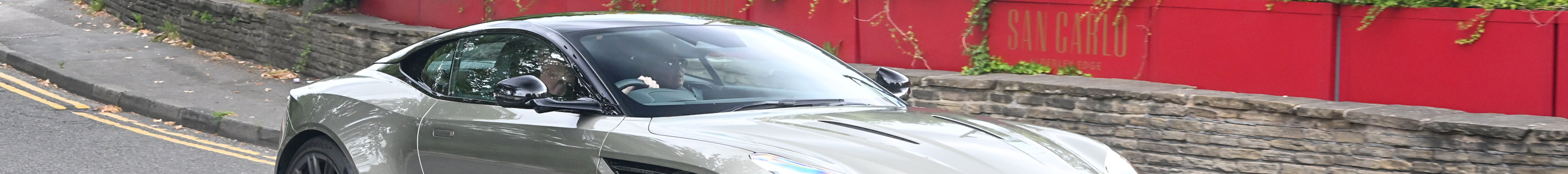 Aston Martin DB12