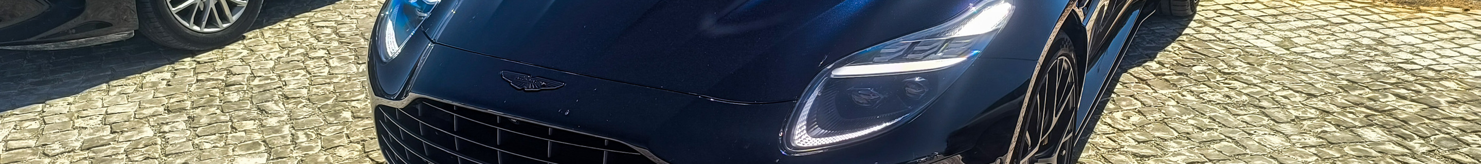 Aston Martin DB12