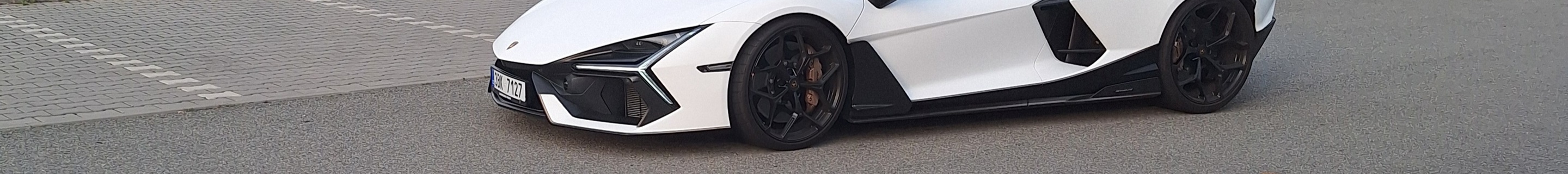 Lamborghini Revuelto