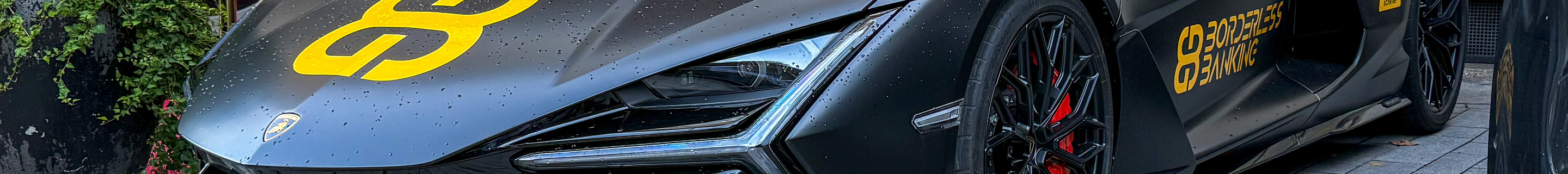 Lamborghini Revuelto