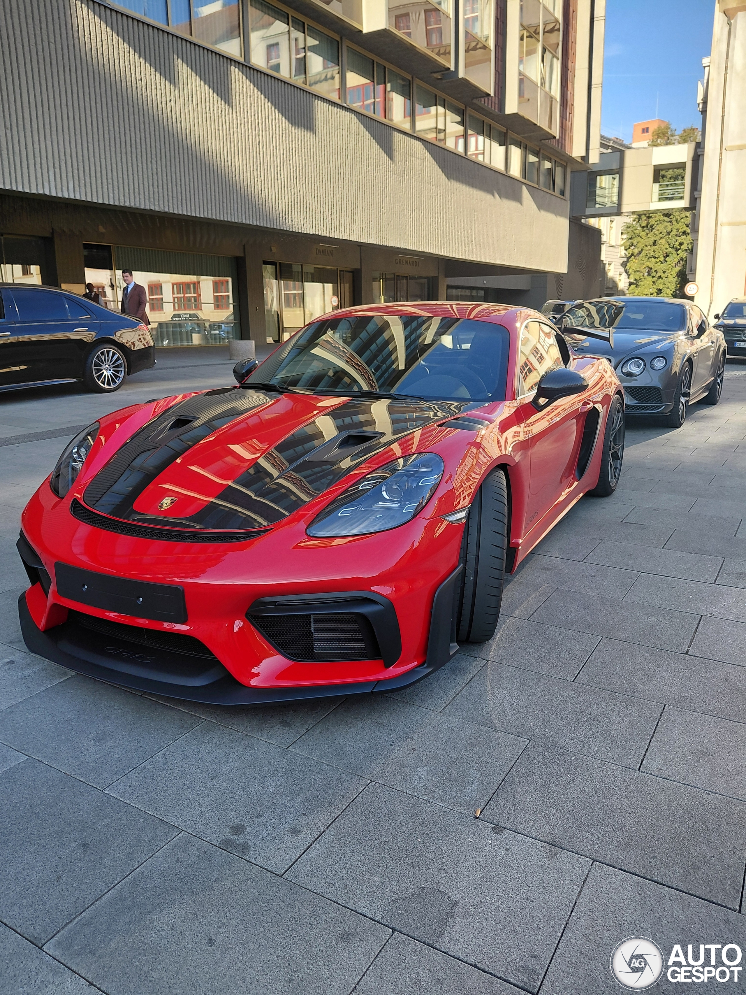Porsche 718 Cayman GT4 RS Weissach Package