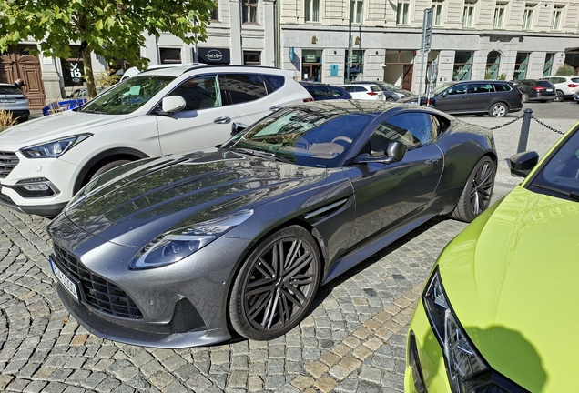 Aston Martin DB12