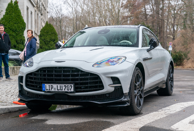Aston Martin DBX707