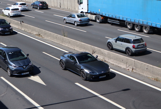 Aston Martin V8 Vantage 2018