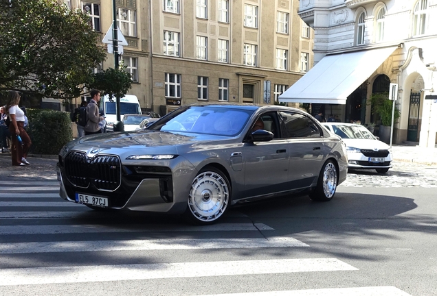 BMW M760e xDrive
