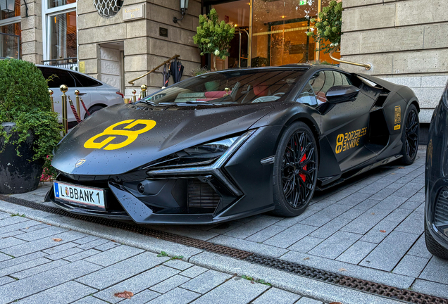 Lamborghini Revuelto