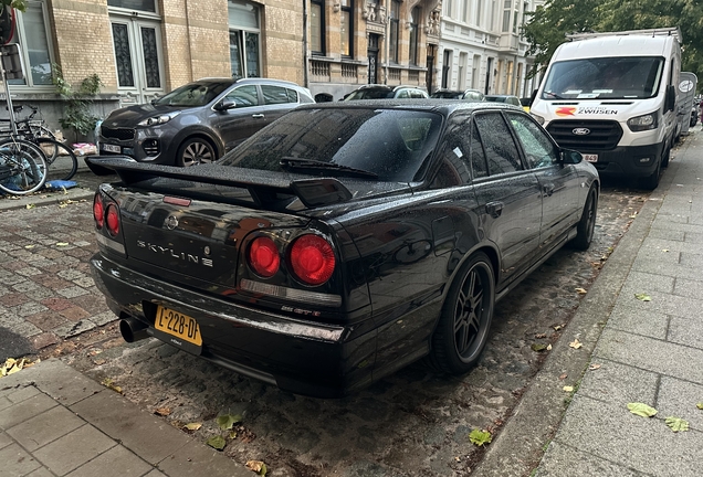 Nissan Skyline R34 Sedan
