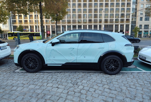 Porsche Cayenne Turbo Electric