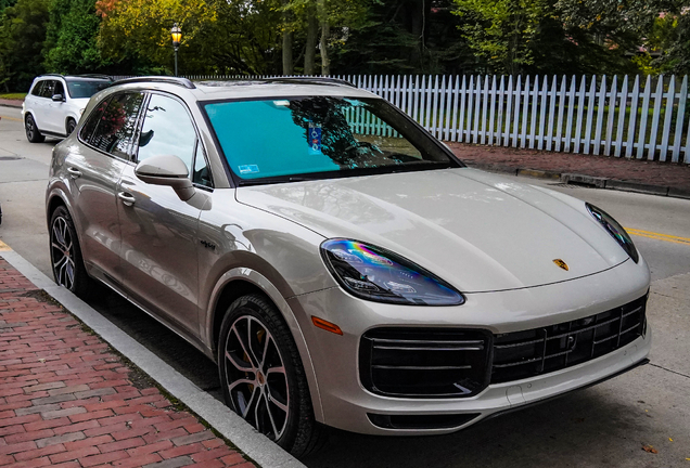 Porsche Cayenne Turbo S E-Hybrid