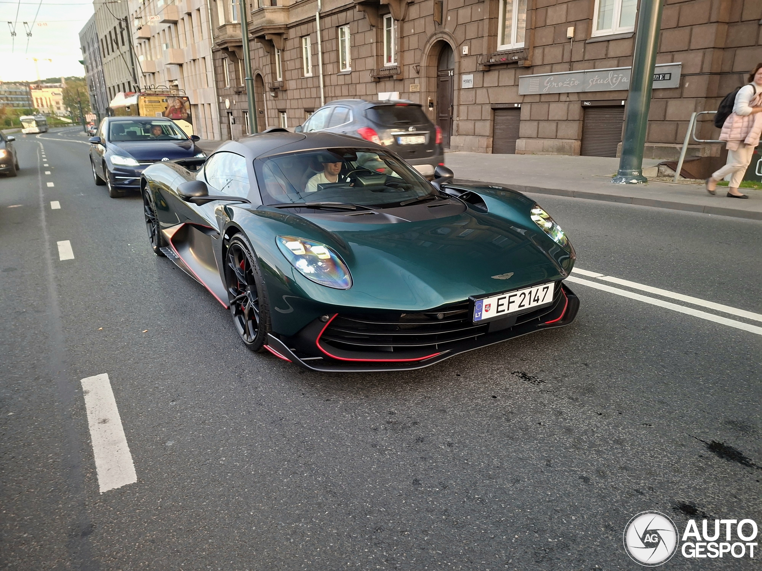 Aston Martin Valhalla