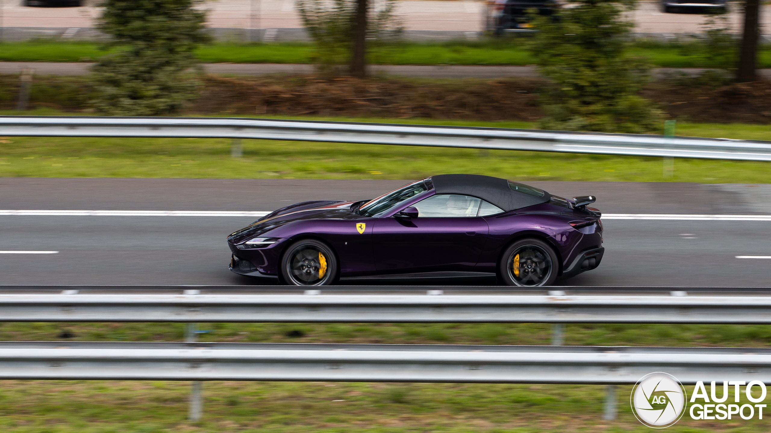 Ferrari Roma Spider
