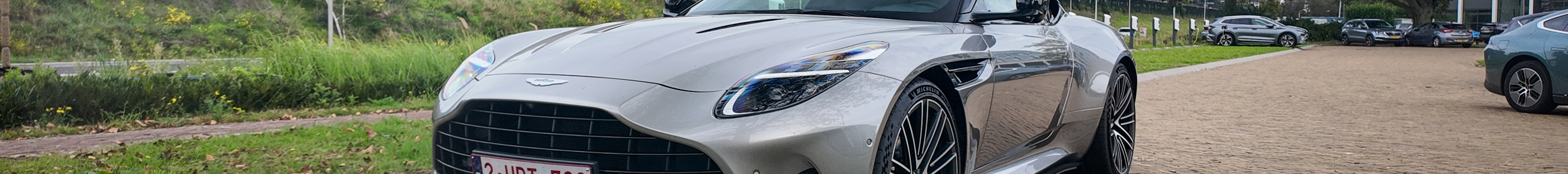 Aston Martin DB12