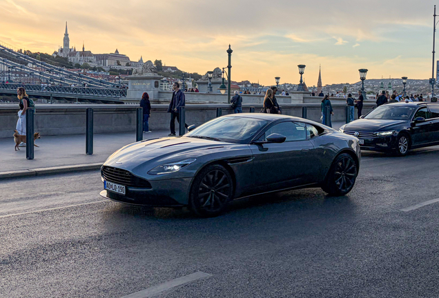 Aston Martin DB11