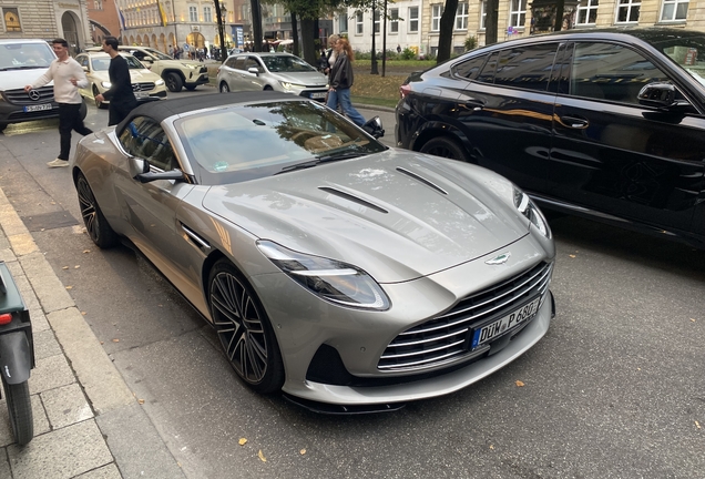 Aston Martin DB12 Volante