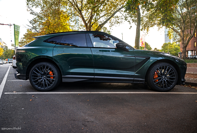 Aston Martin DBX707