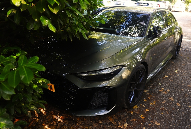 Audi RS5 Avant B10