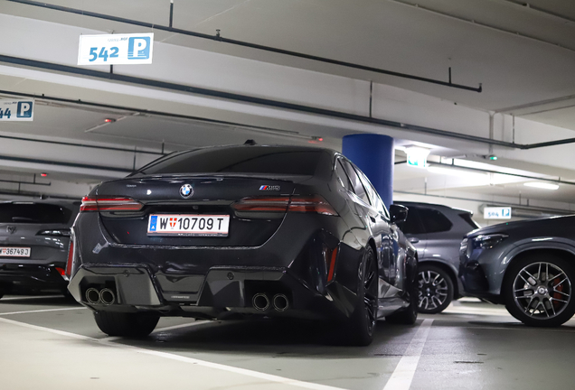 BMW M5 G90