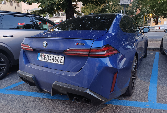 BMW M5 G90