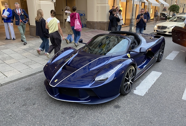 Ferrari LaFerrari Aperta